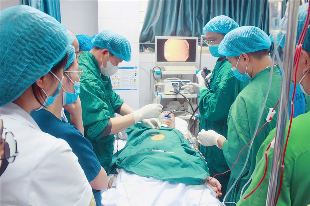 Bệnh viện Đa khoa Hải Dương tập huấn kỹ thuật mở thông dạ dày qua da dưới hướng dẫn nội soi